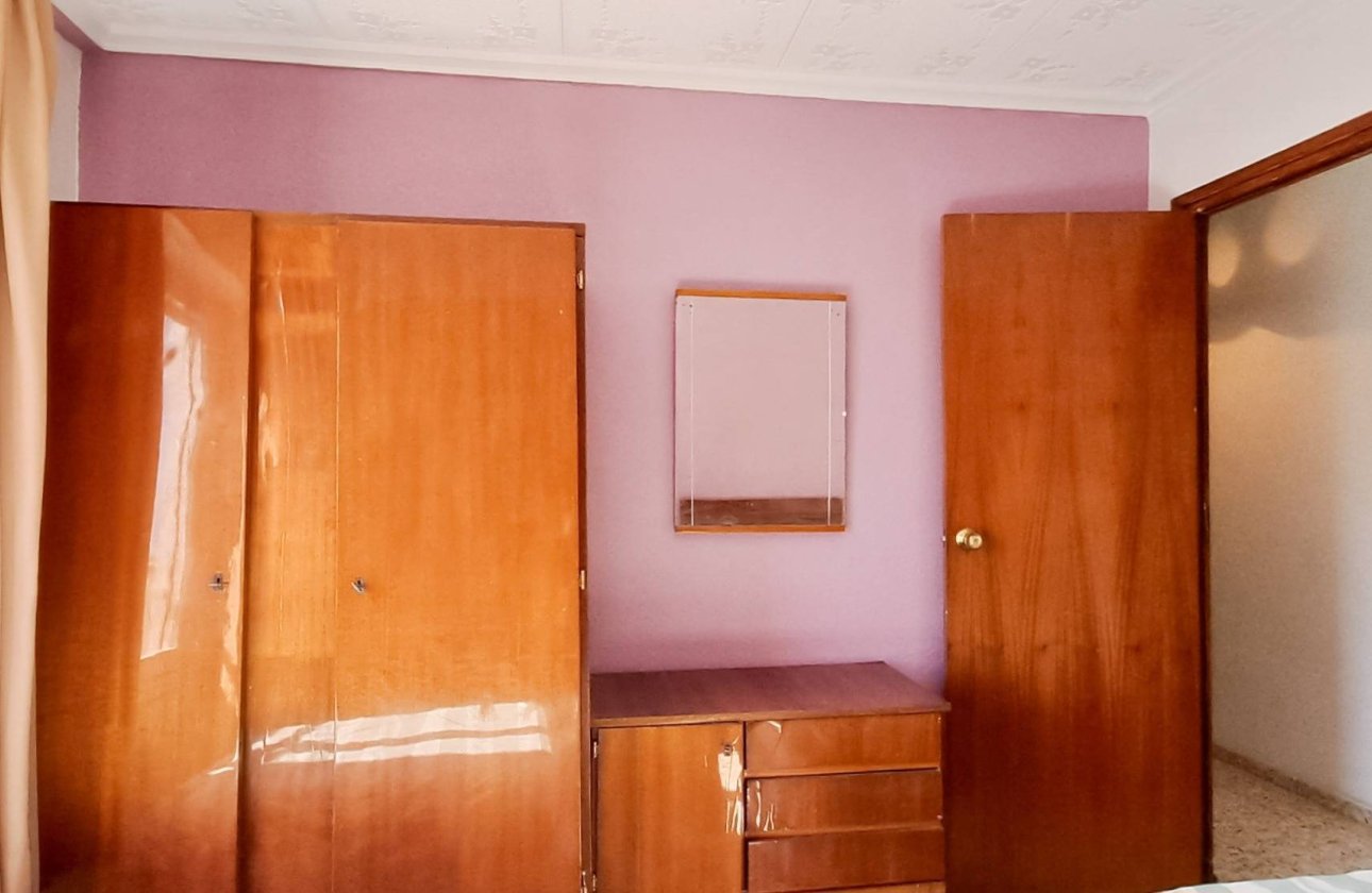 Herverkoop - Penthouse -
Torrevieja - Playa De Los Naufragos