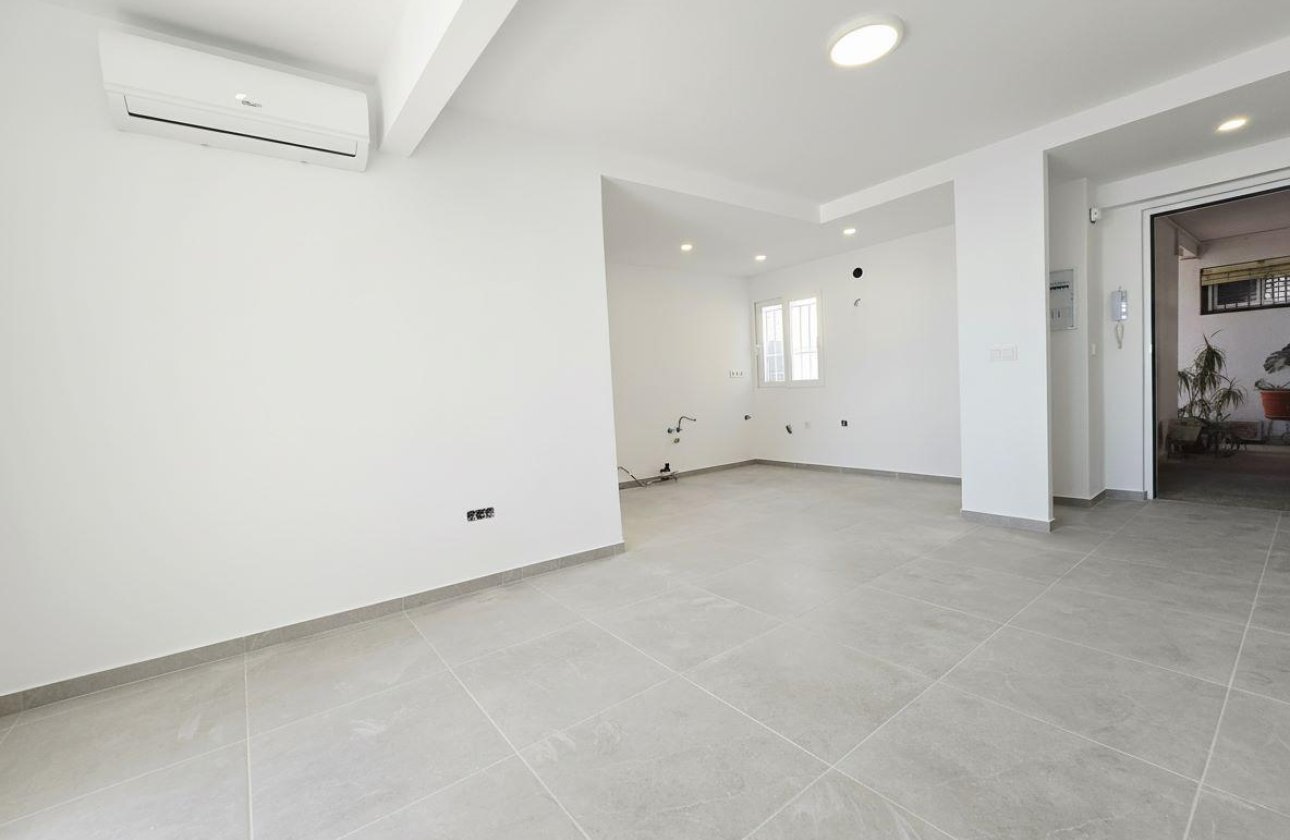 Herverkoop - Penthouse -
Torrevieja - Playa del Cura