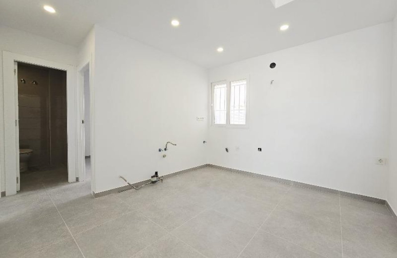 Herverkoop - Penthouse -
Torrevieja - Playa del Cura