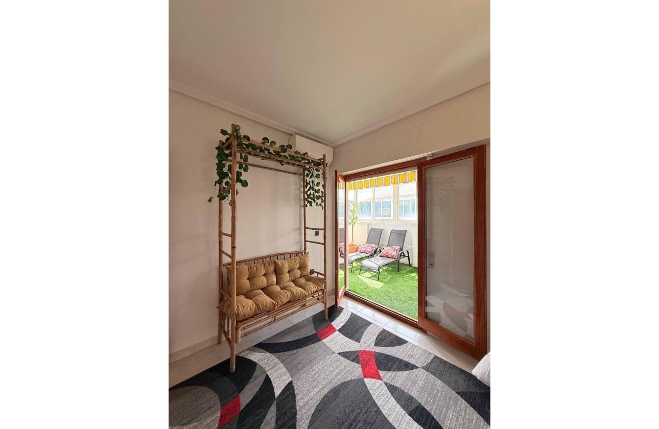 Herverkoop - Penthouse -
Torrevieja - Playa del Cura