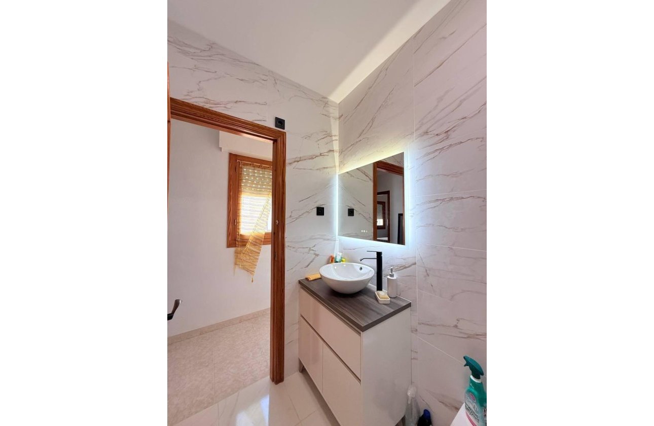 Herverkoop - Penthouse -
Torrevieja - Playa del Cura