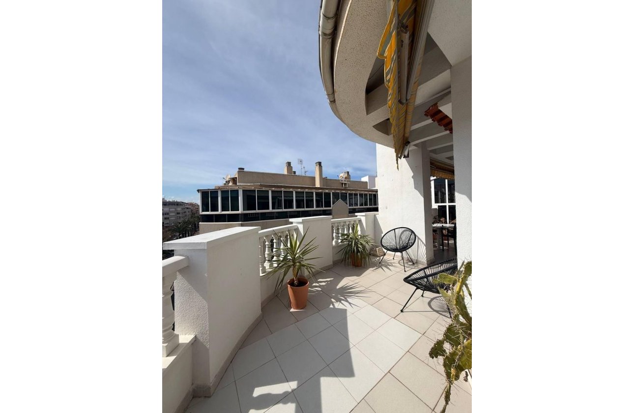 Herverkoop - Penthouse -
Torrevieja - Playa del Cura