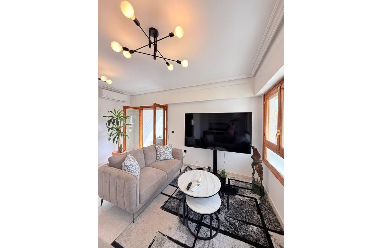 Herverkoop - Penthouse -
Torrevieja - Playa del Cura