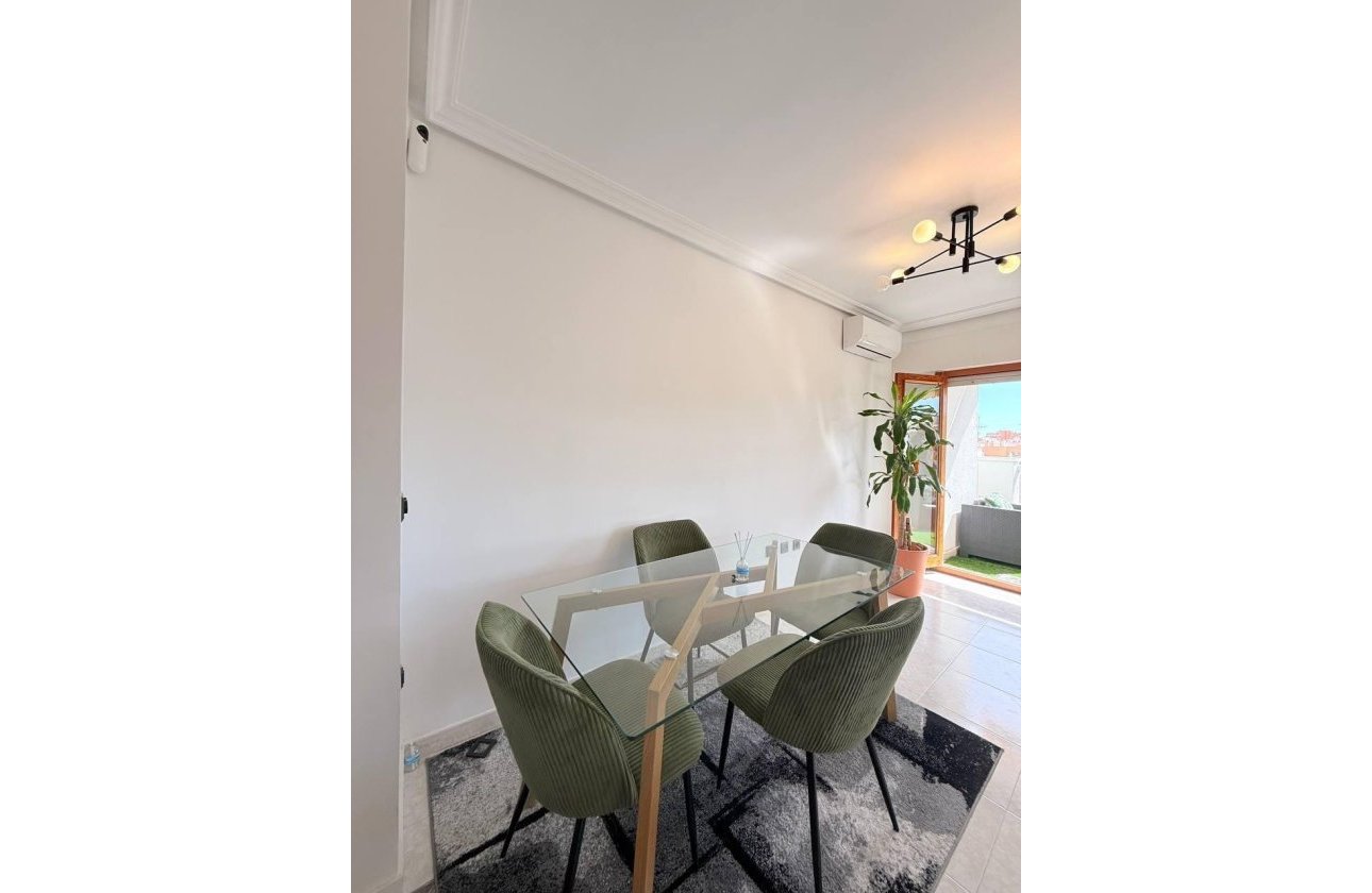 Herverkoop - Penthouse -
Torrevieja - Playa del Cura