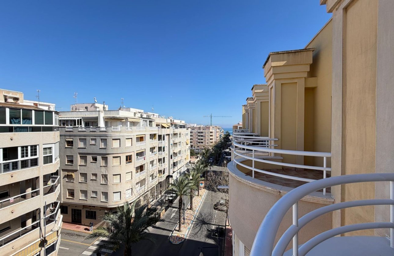 Herverkoop - Penthouse -
Torrevieja - Playa del Cura