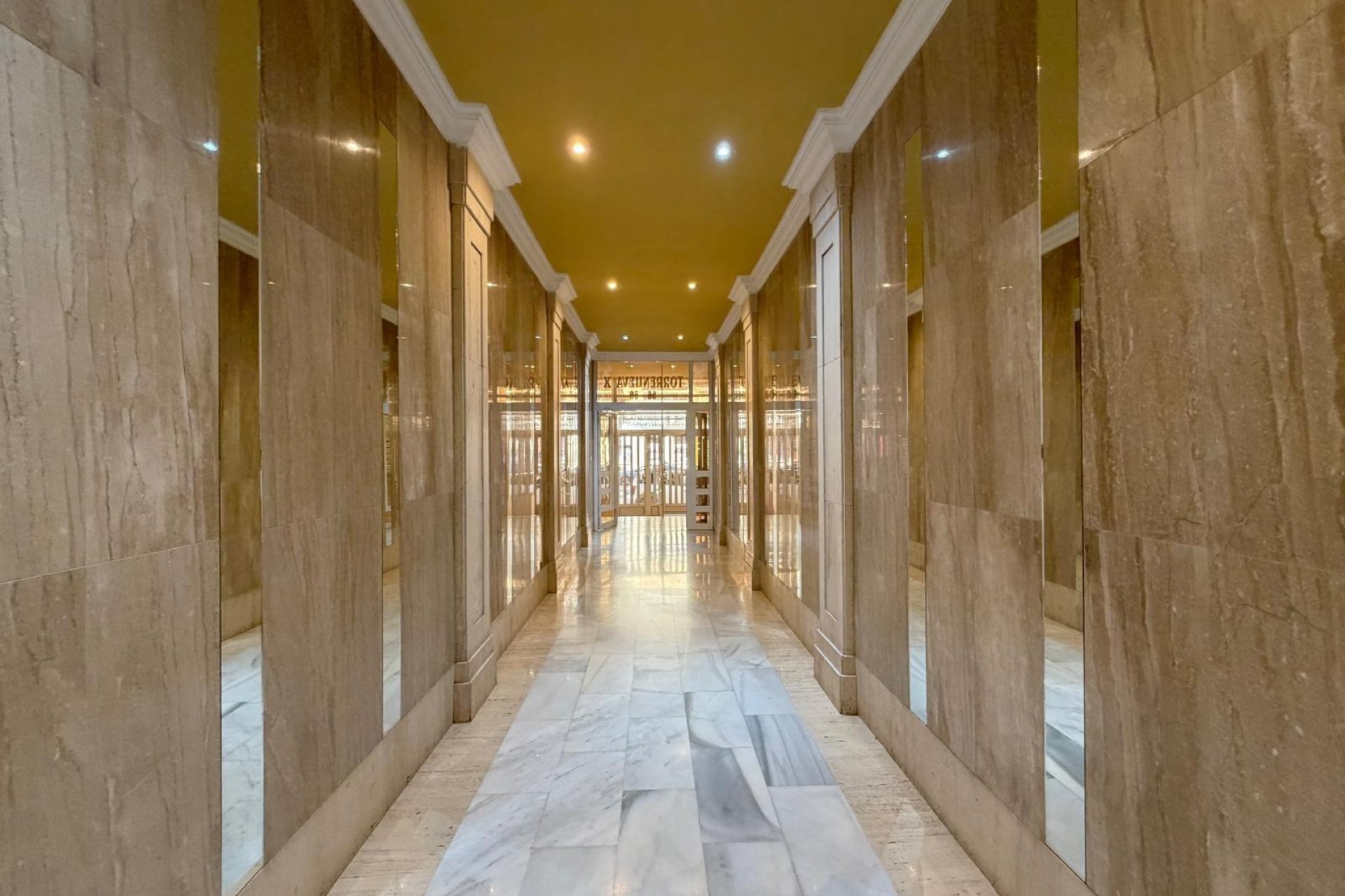 Herverkoop - Penthouse -
Torrevieja - Playa del Cura