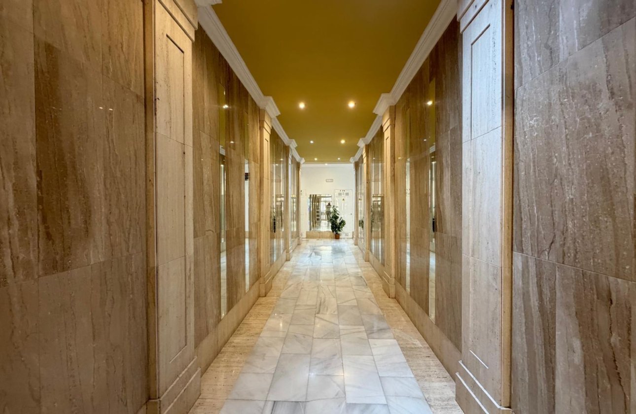 Herverkoop - Penthouse -
Torrevieja - Playa del Cura