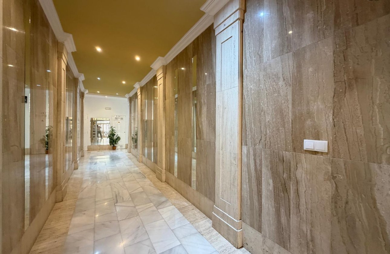 Herverkoop - Penthouse -
Torrevieja - Playa del Cura