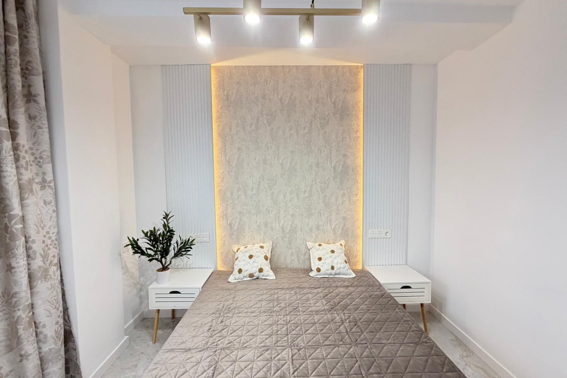 Herverkoop - Penthouse -
Torrevieja - Playa del Cura