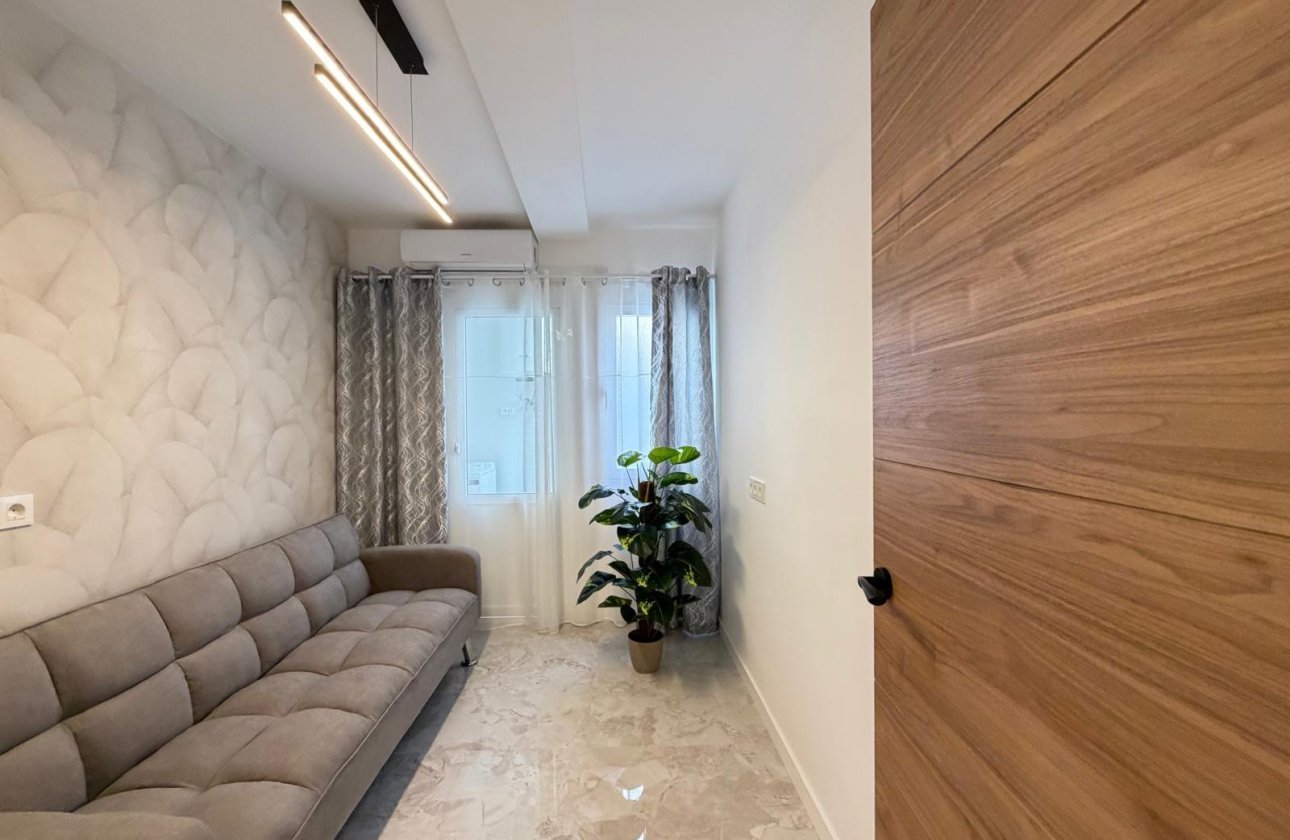Herverkoop - Penthouse -
Torrevieja - Playa del Cura