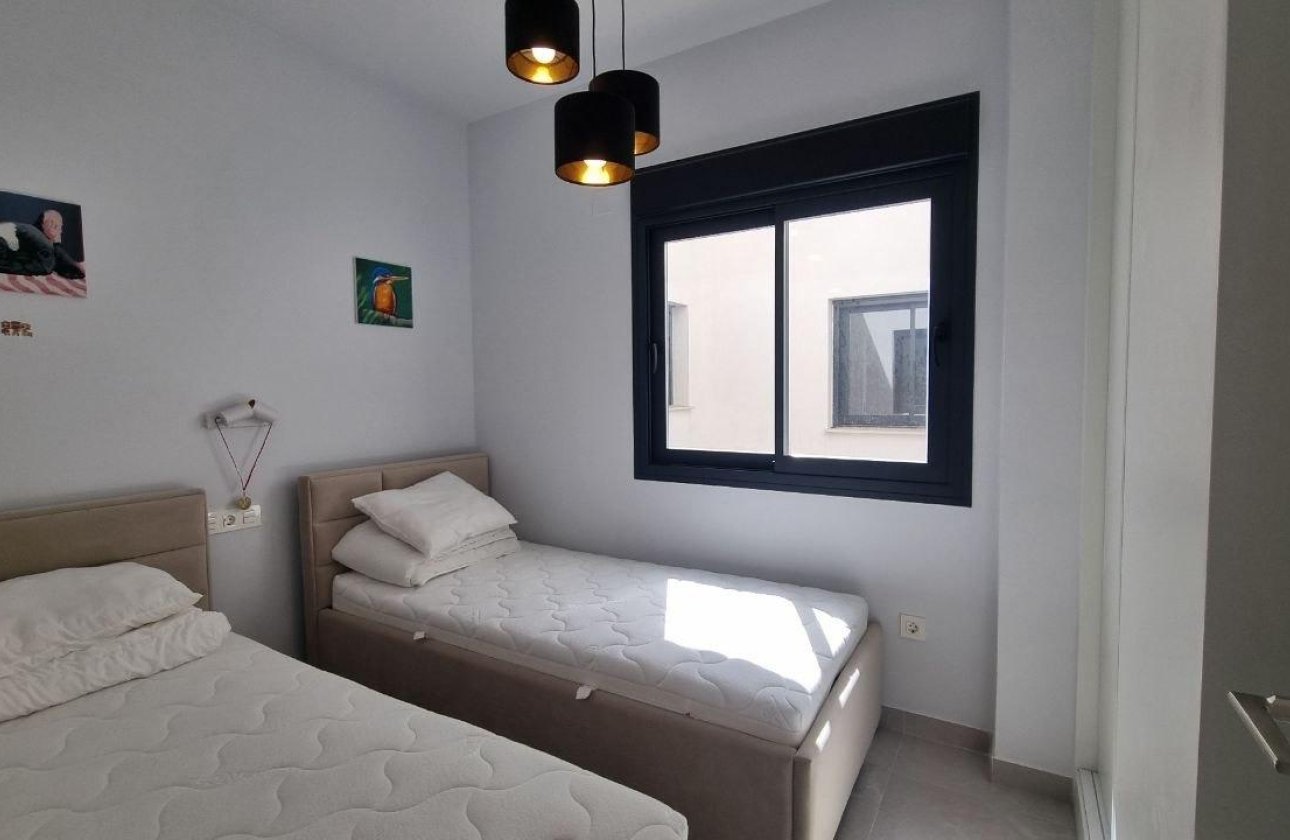 Herverkoop - Penthouse -
Torrevieja - Playa del Cura