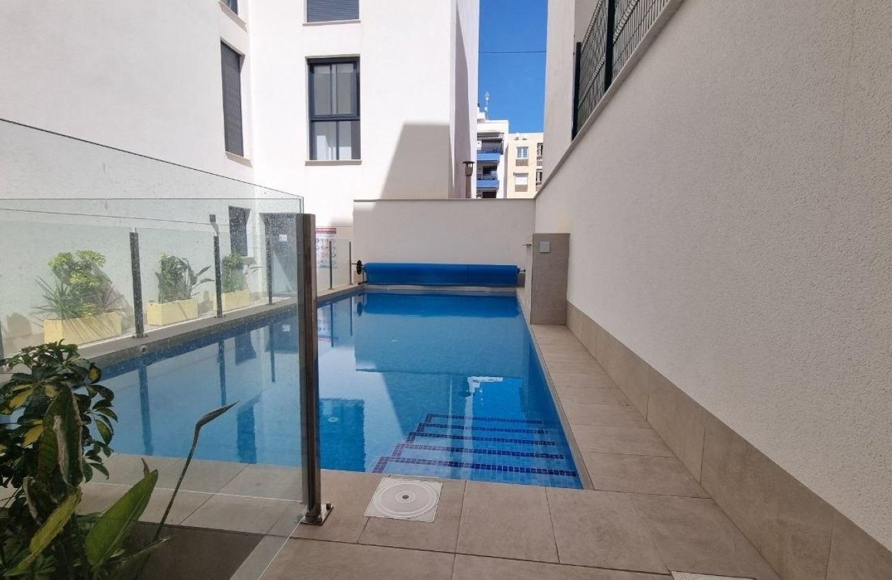 Herverkoop - Penthouse -
Torrevieja - Playa del Cura