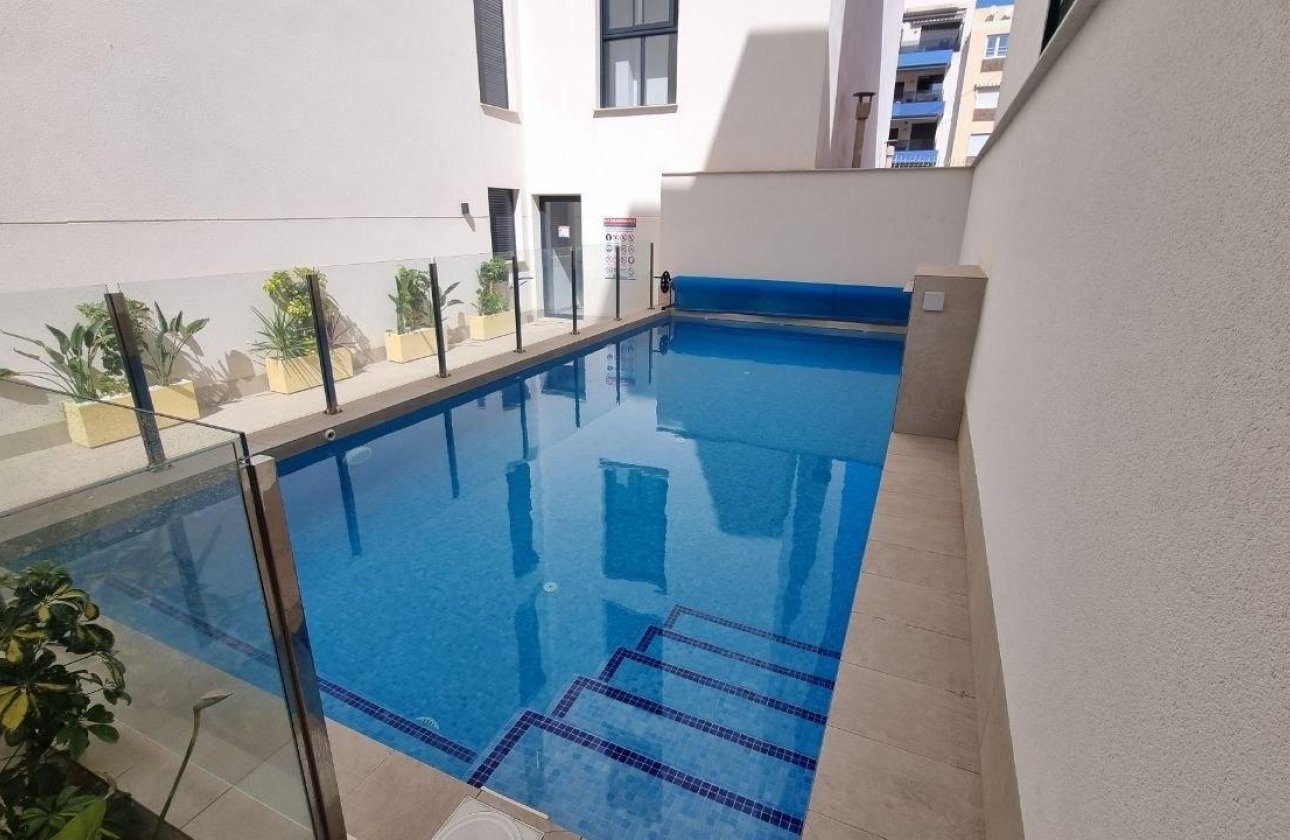 Herverkoop - Penthouse -
Torrevieja - Playa del Cura