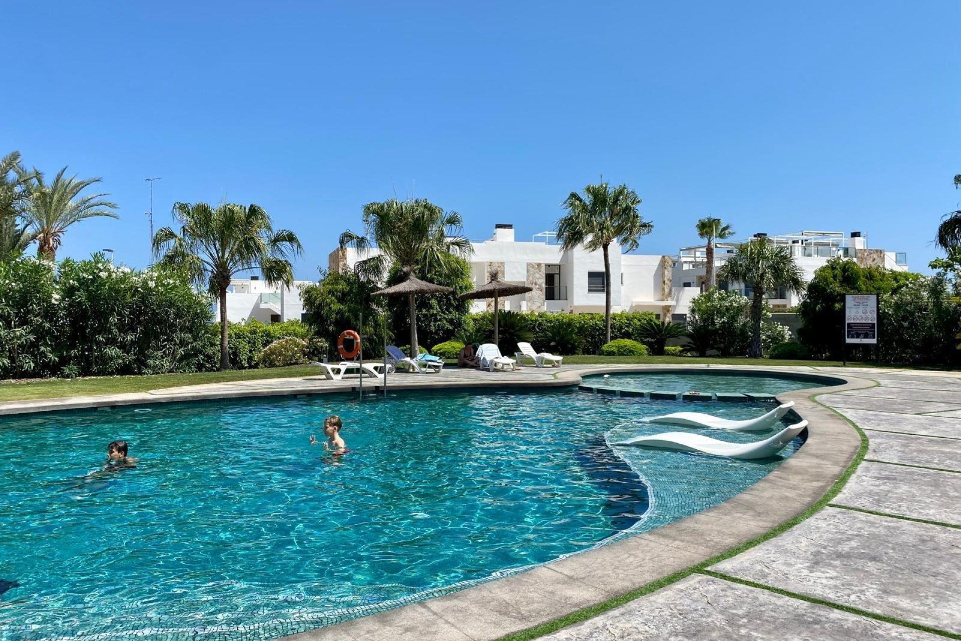 Herverkoop - Penthouse -
Torrevieja - Punta Prima