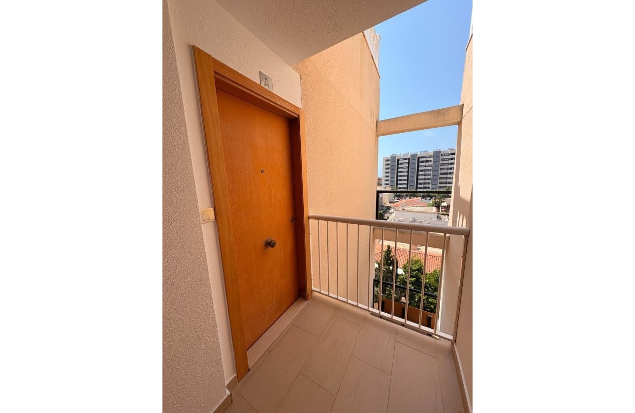 Herverkoop - Penthouse -
Torrevieja - Punta Prima