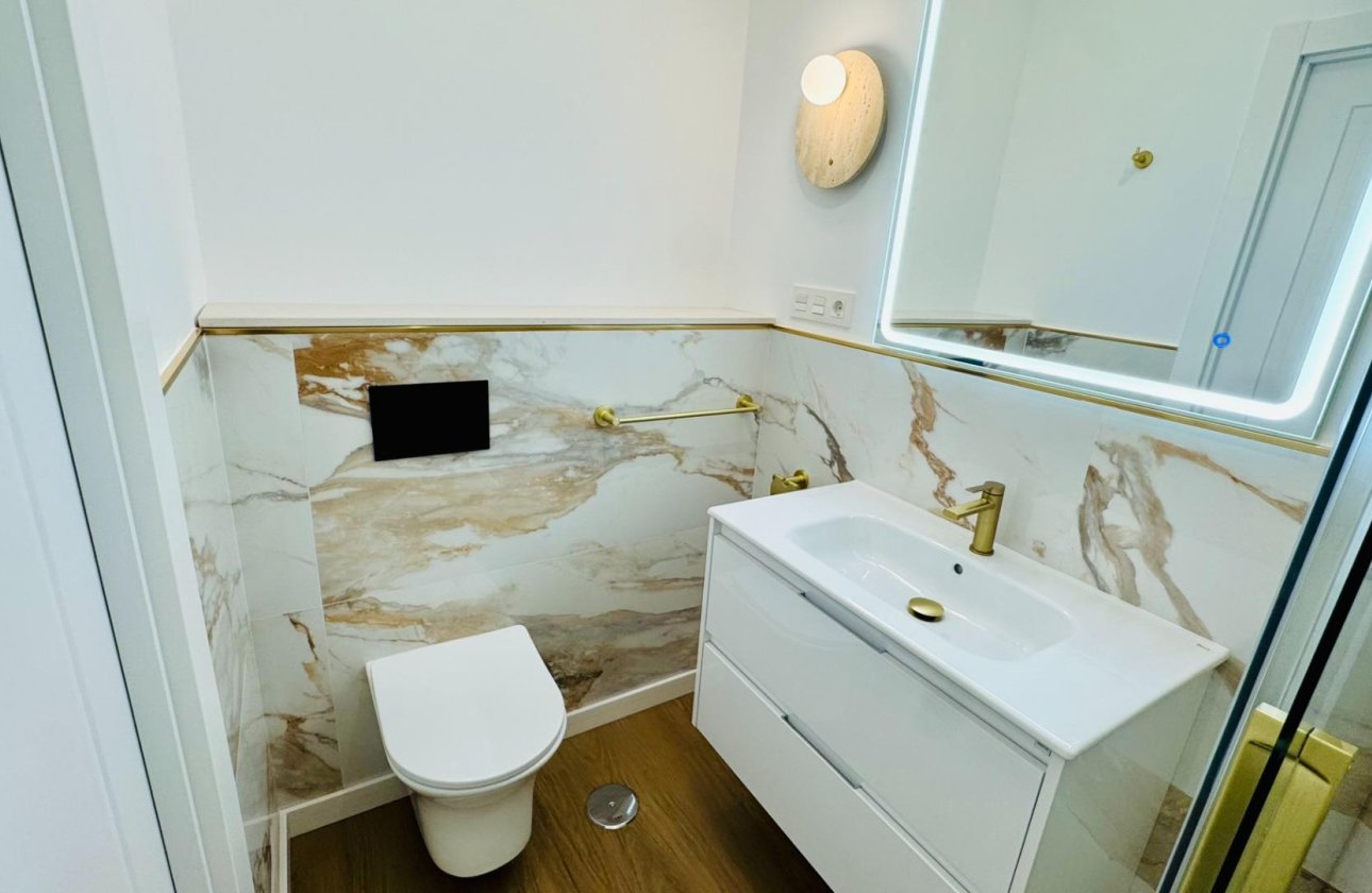 Herverkoop - Penthouse -
Torrevieja - Punta Prima