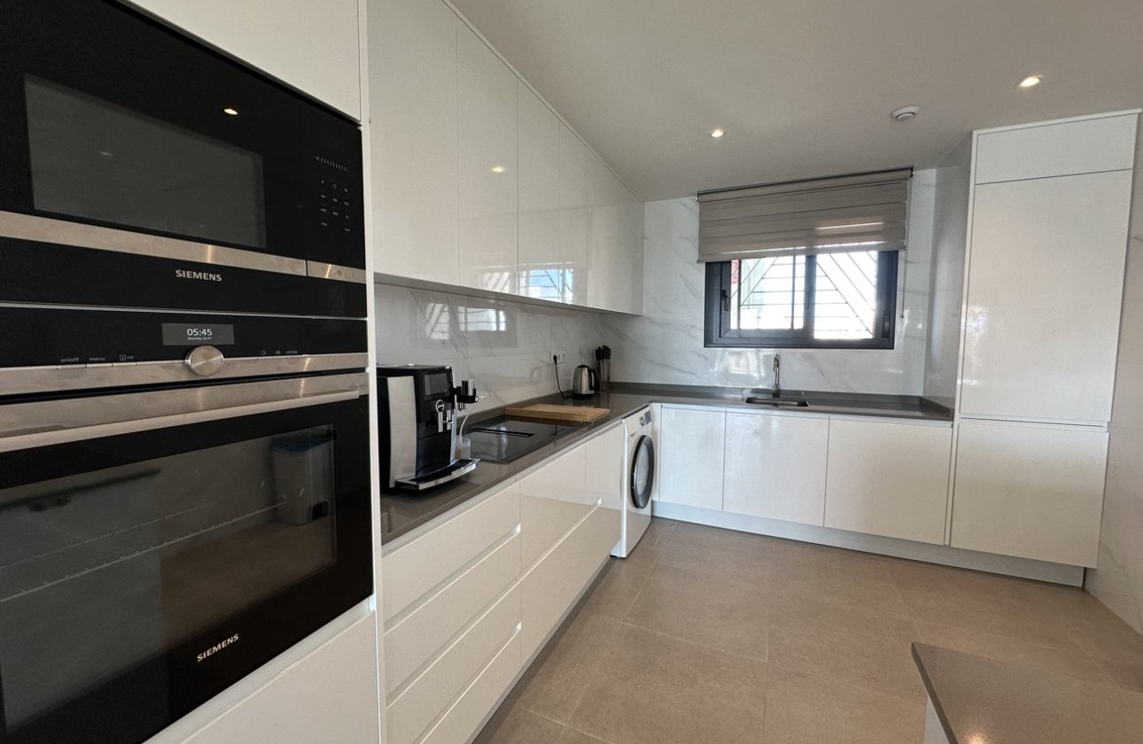 Herverkoop - Penthouse -
Villamartin - Costa Blanca