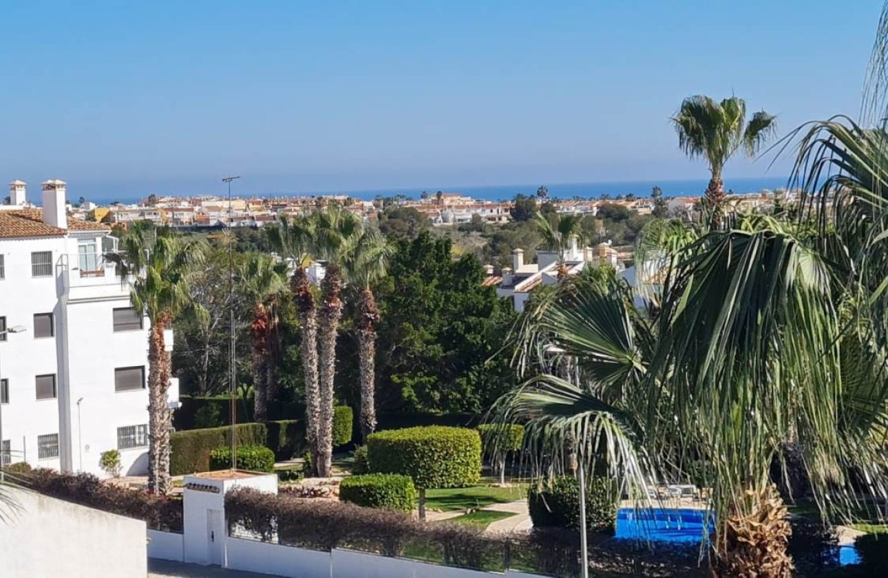 Herverkoop - Penthouse -
Villamartin - Costa Blanca