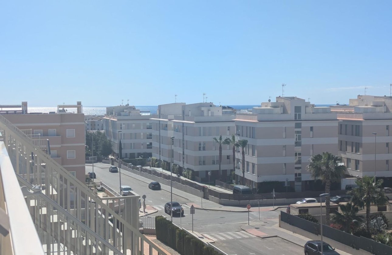 Herverkoop - Penthouse -
Villamartin - Costa Blanca