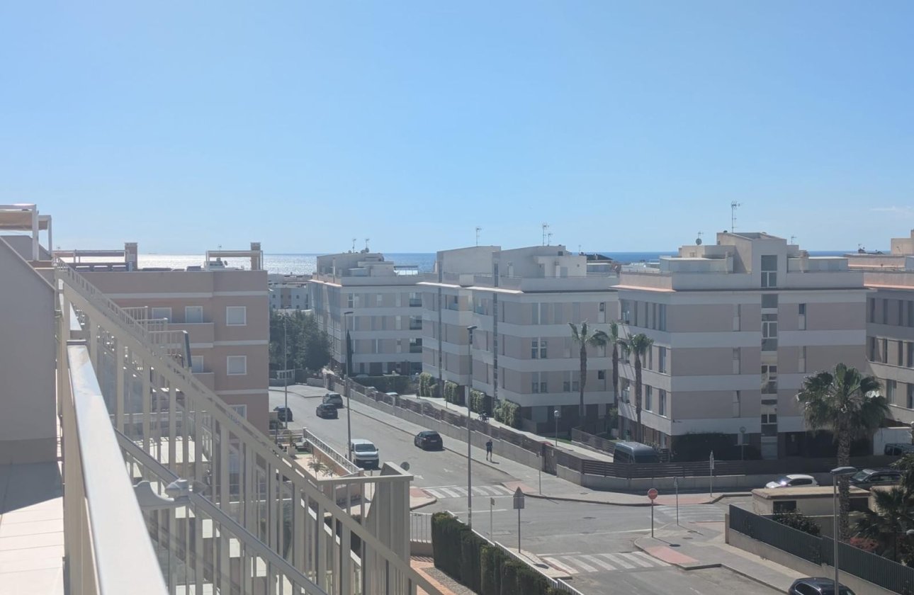 Herverkoop - Penthouse -
Villamartin - Costa Blanca