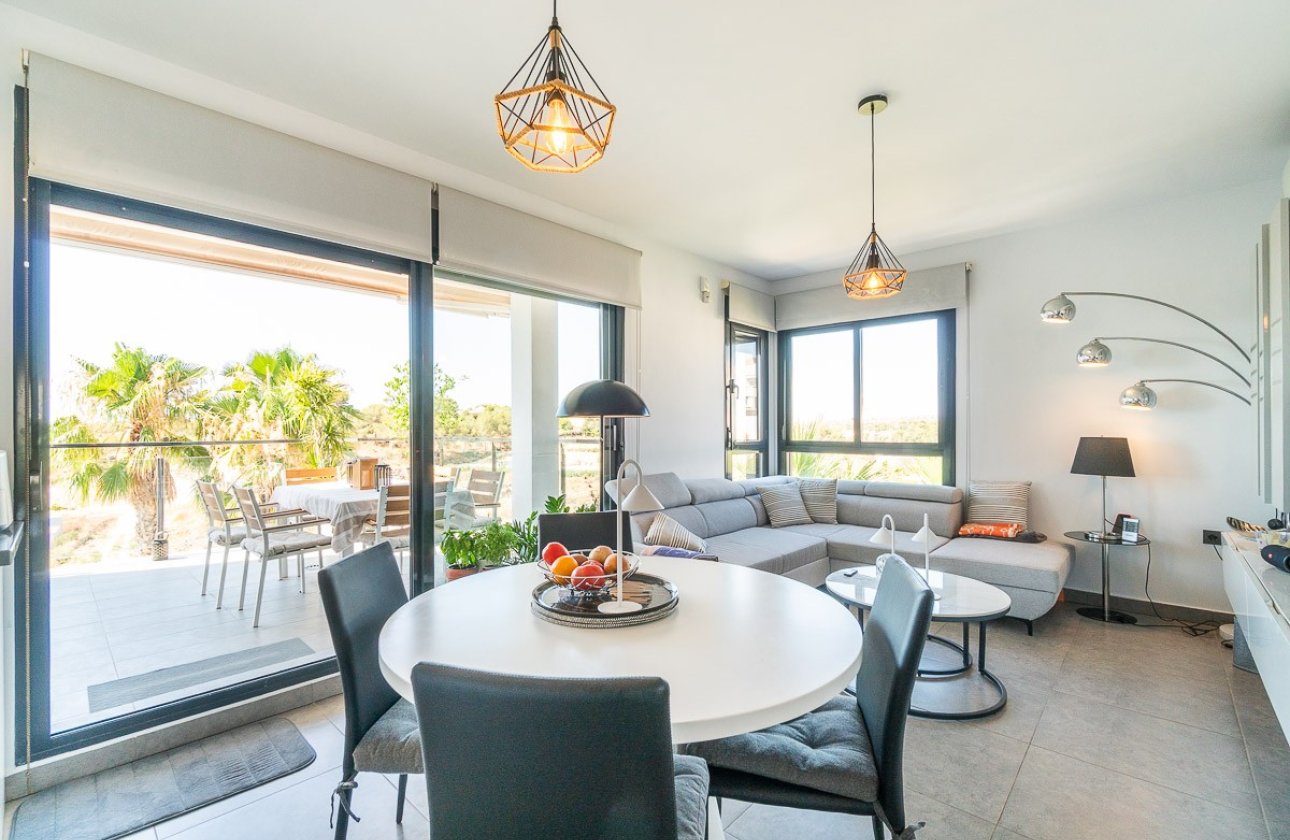 Herverkoop - Penthouse -
Villamartin - Costa Blanca