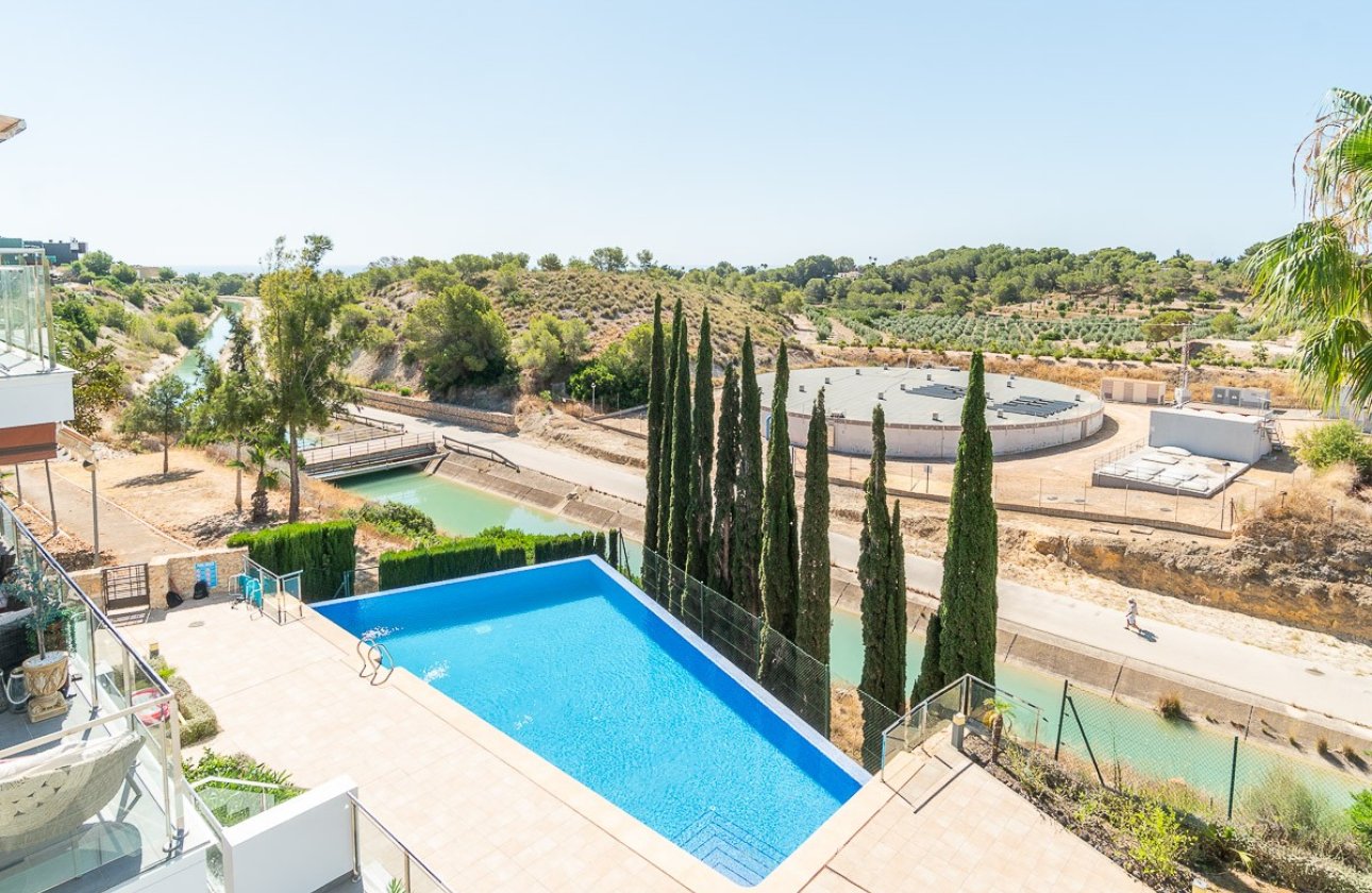 Herverkoop - Penthouse -
Villamartin - Costa Blanca