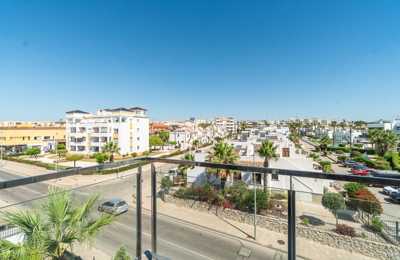 Herverkoop - Penthouse -
Villamartin - Costa Blanca