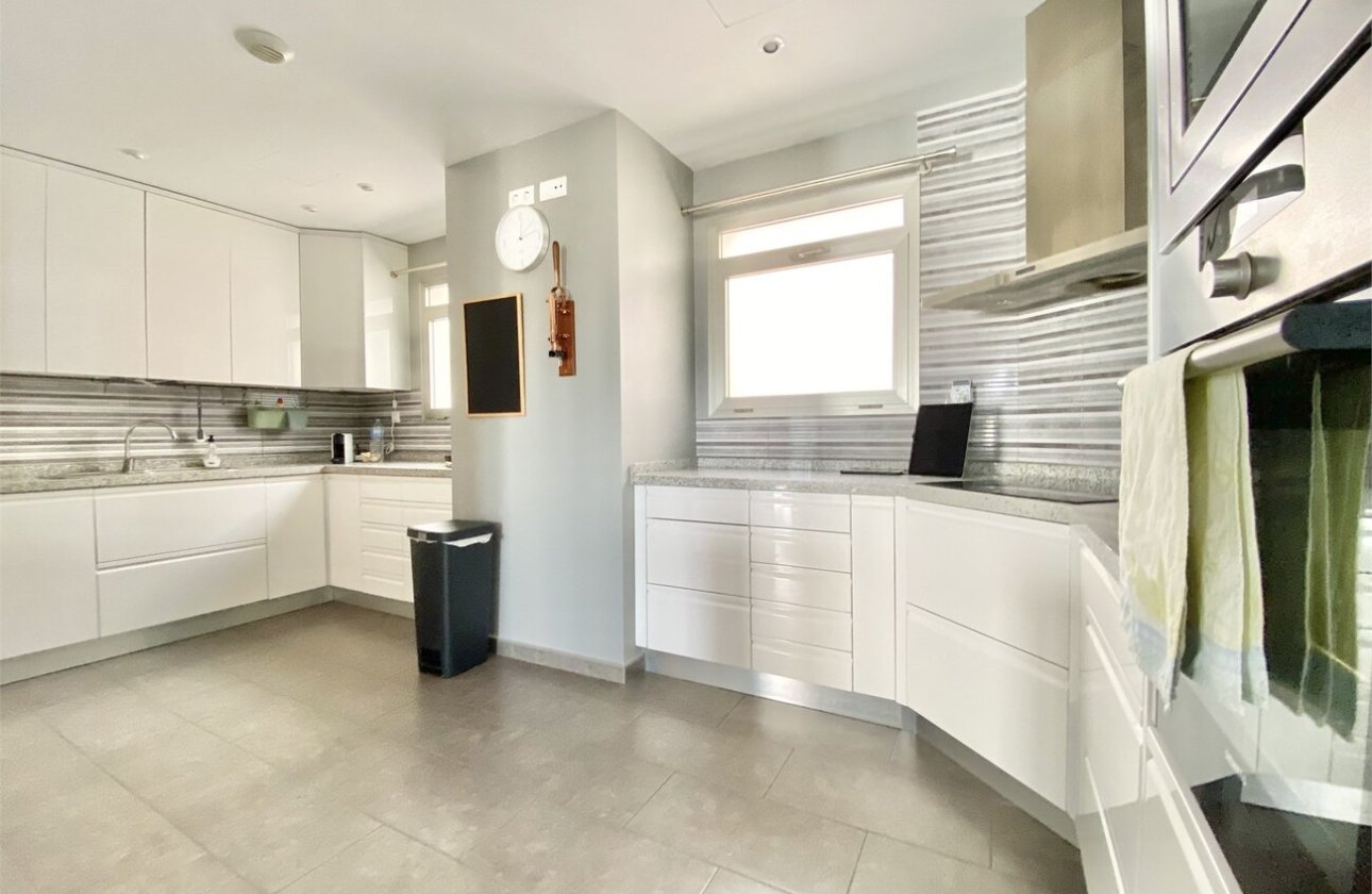 Herverkoop - Penthouse -
Villamartin - Los Dolses