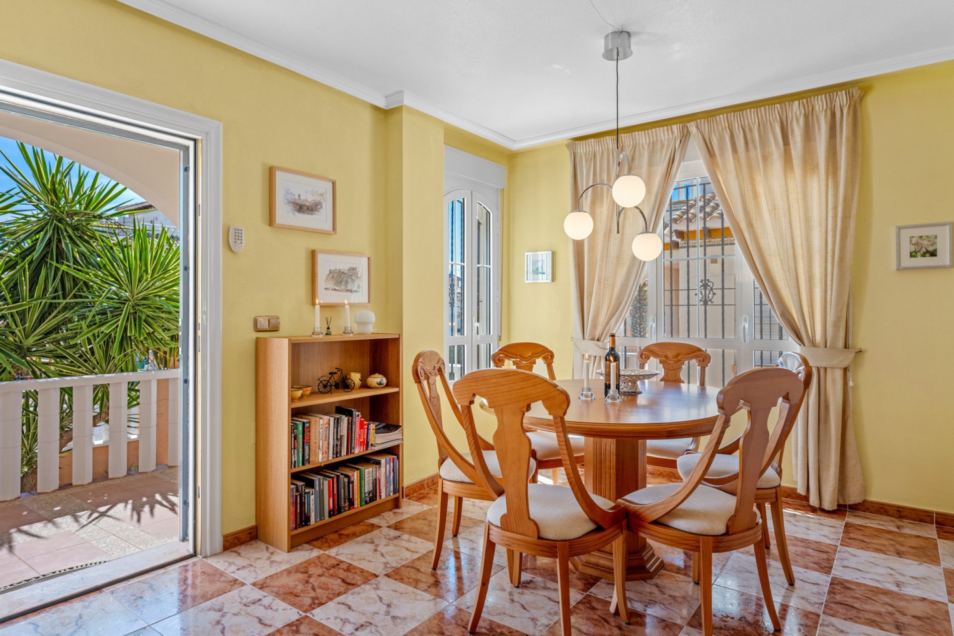 Herverkoop - Quad House -
Cabo Roig - Costa Blanca