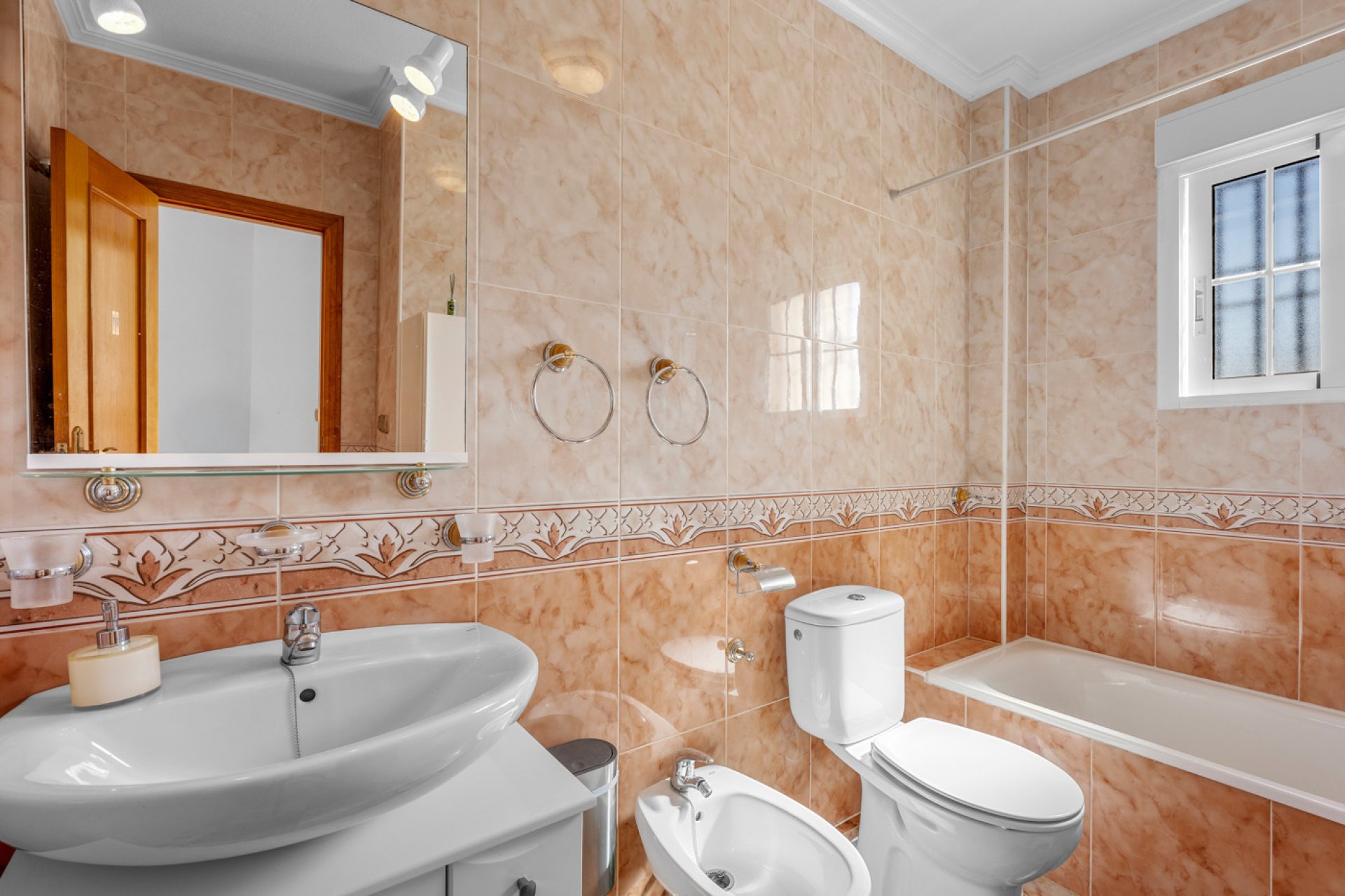 Herverkoop - Quad House -
Cabo Roig - Costa Blanca