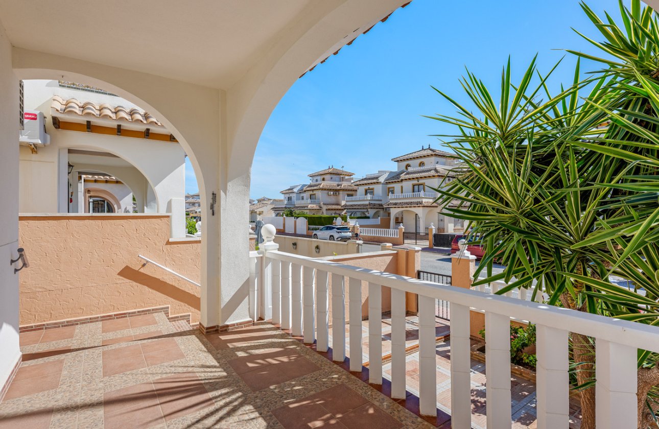 Herverkoop - Quad House -
Cabo Roig - Costa Blanca