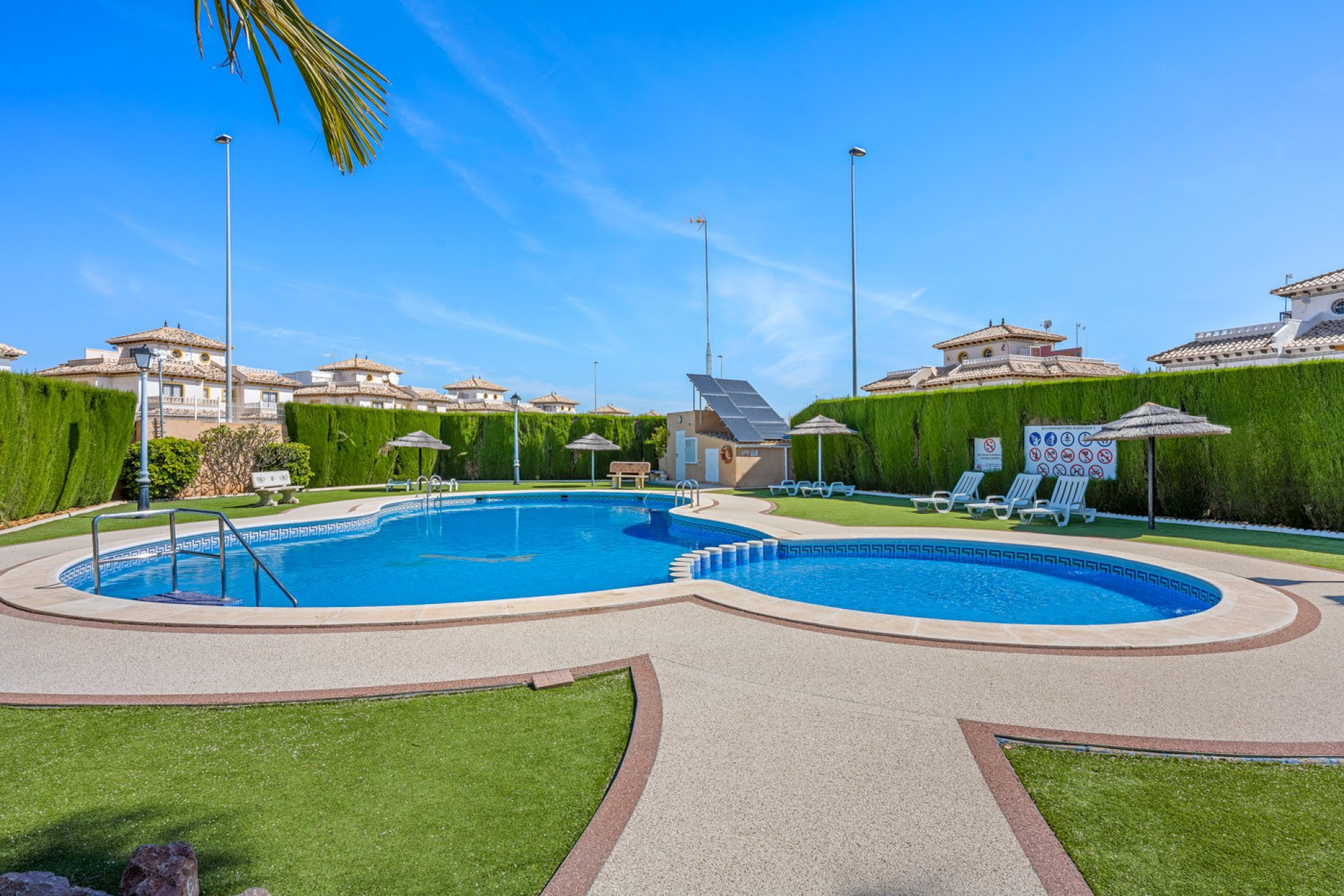Herverkoop - Quad House -
Cabo Roig - Costa Blanca