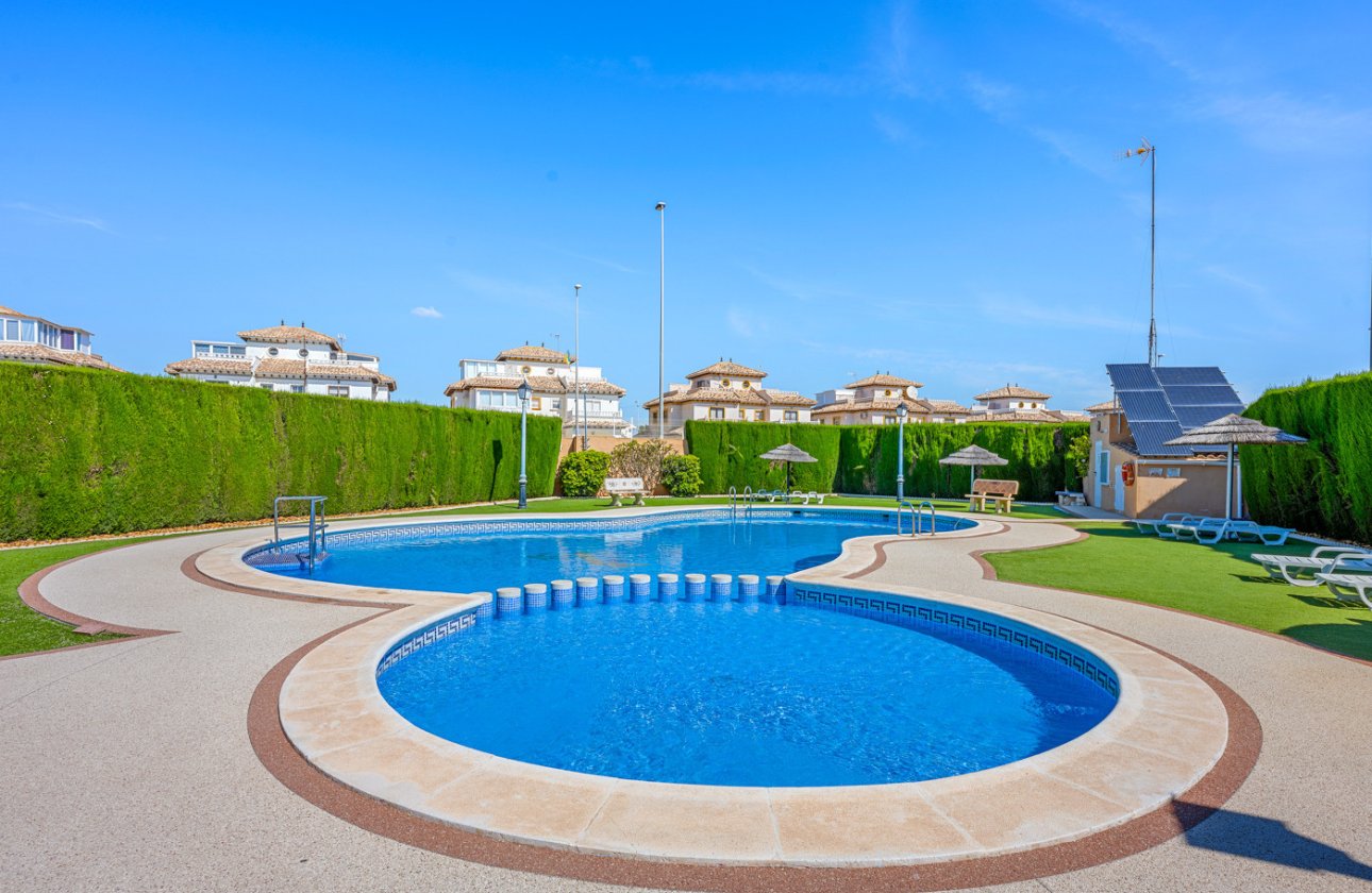 Herverkoop - Quad House -
Cabo Roig - Costa Blanca