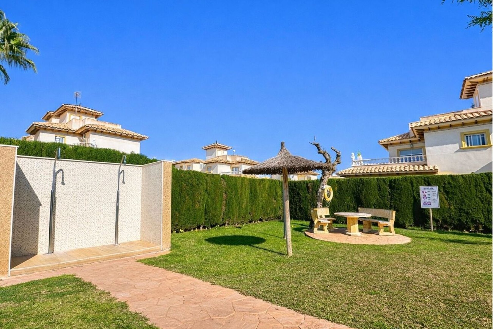 Herverkoop - Quad House -
La Zenia - Costa Blanca