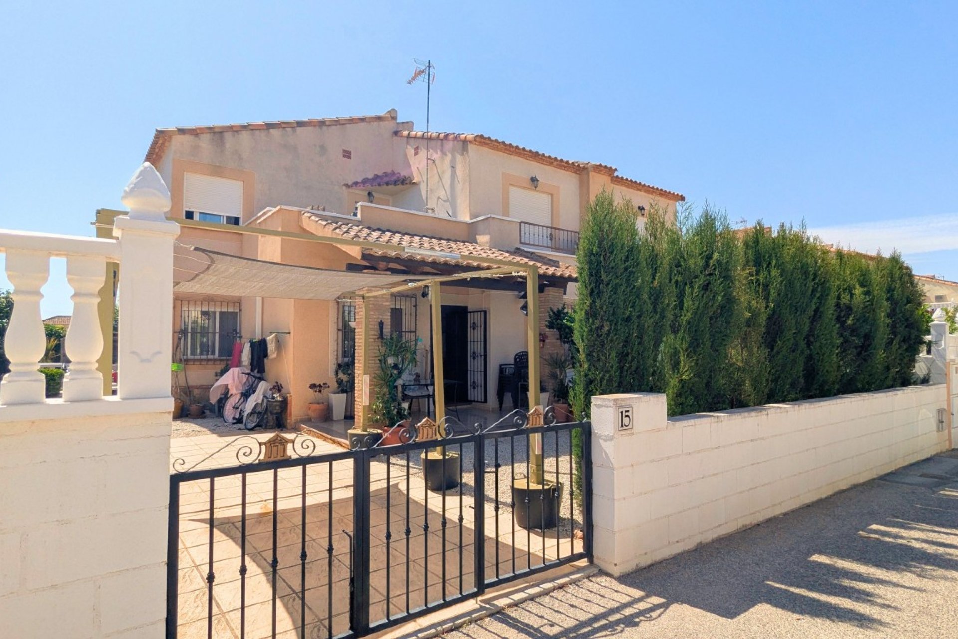Herverkoop - Quad House -
Lo Crispin - Inland