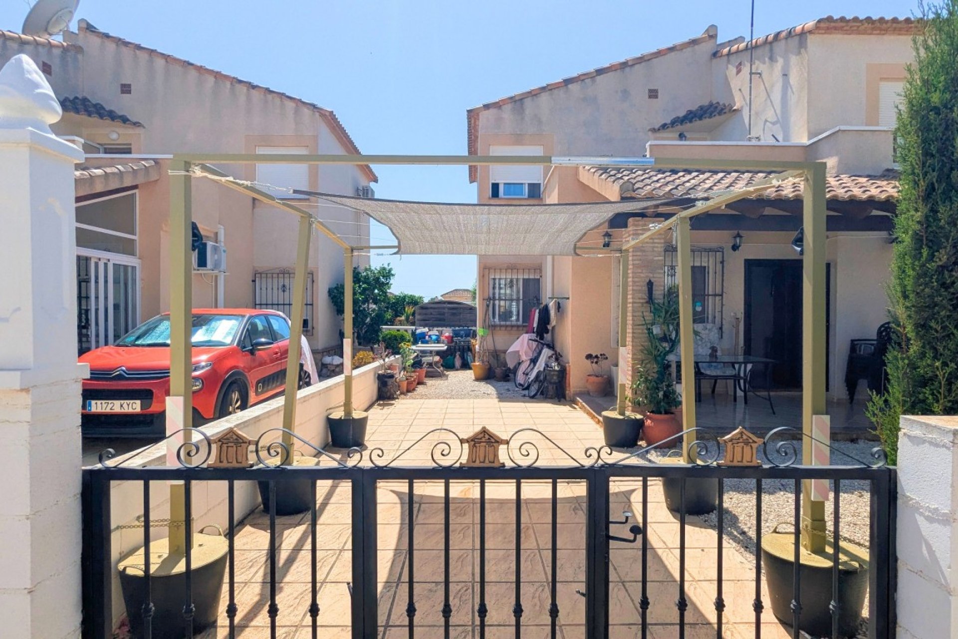 Herverkoop - Quad House -
Lo Crispin - Inland