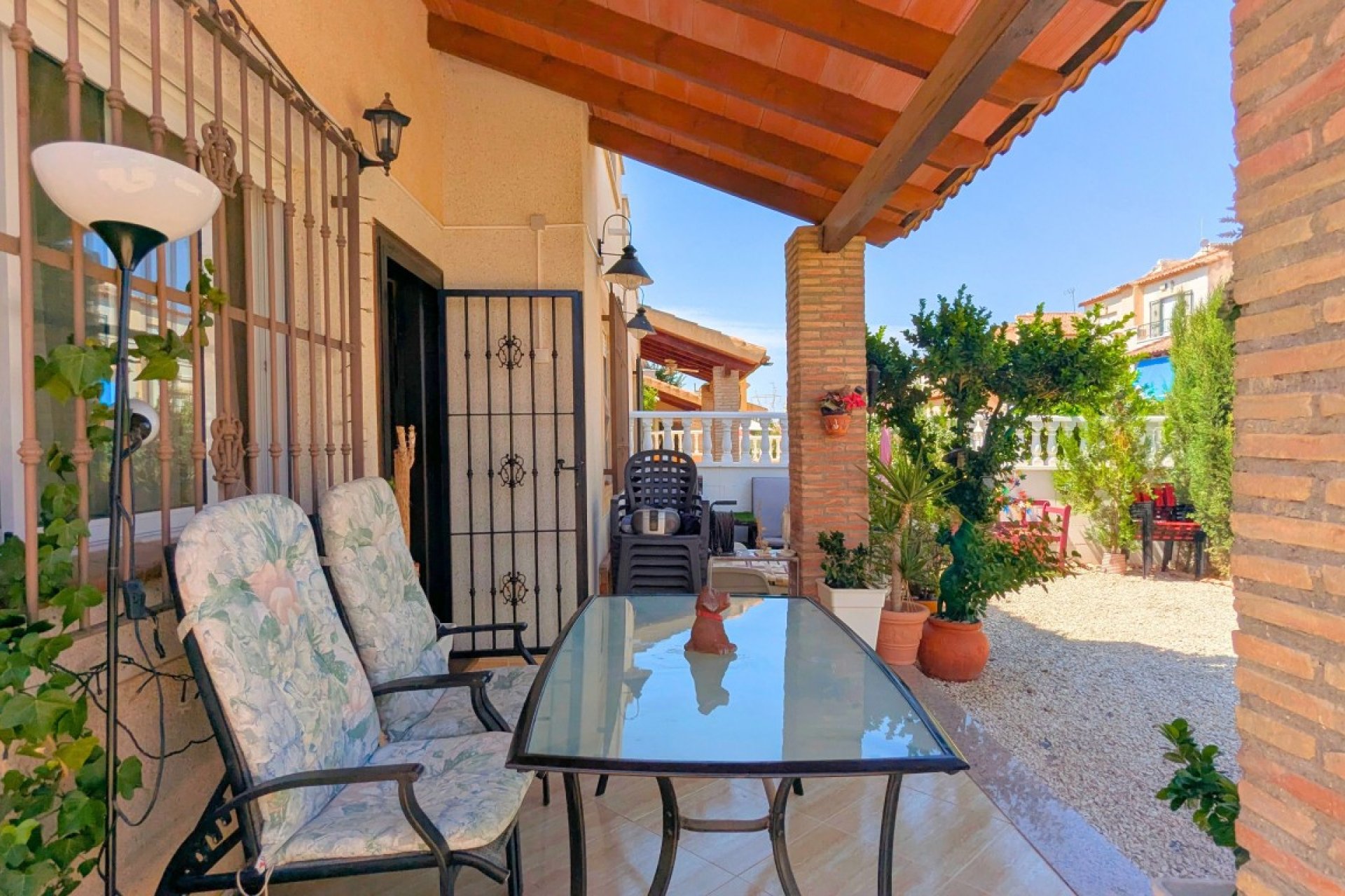 Herverkoop - Quad House -
Lo Crispin - Inland