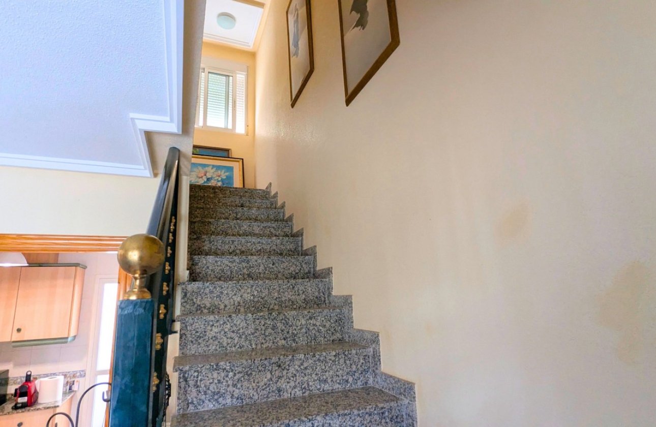 Herverkoop - Quad House -
Lo Crispin - Inland