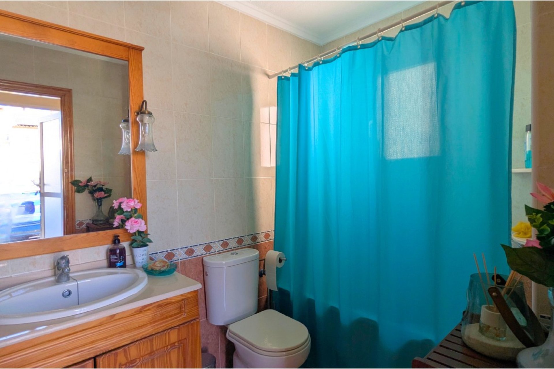 Herverkoop - Quad House -
Lo Crispin - Inland