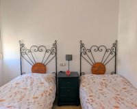 Herverkoop - Quad House -
Lo Crispin - Inland