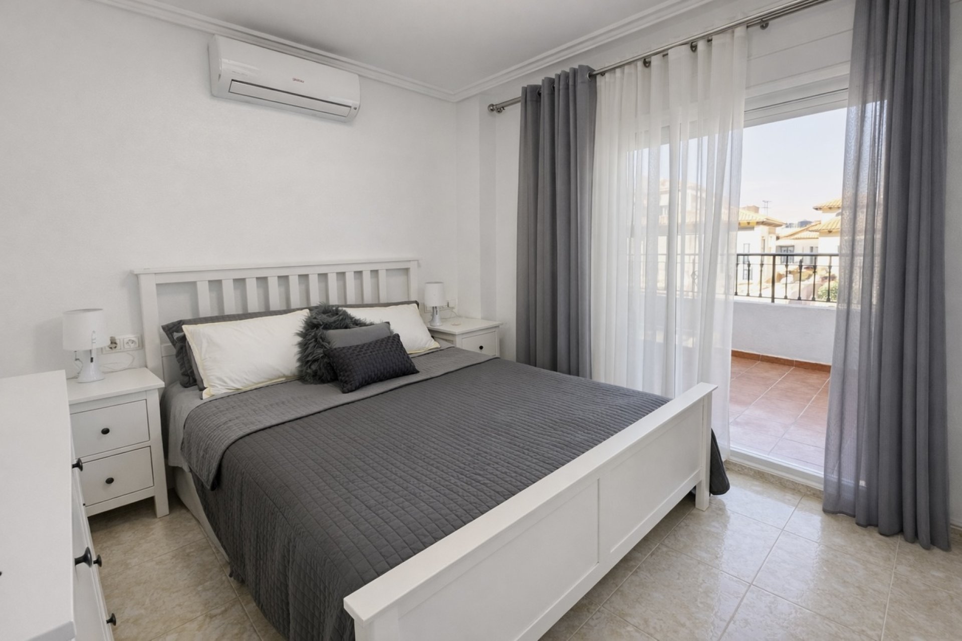 Herverkoop - Quad House -
Orihuela Costa - Villa's San Jose IV