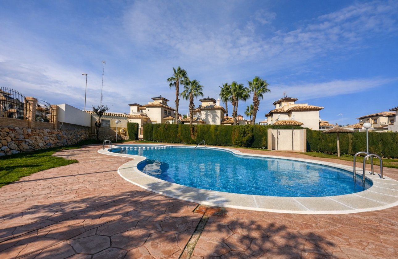 Herverkoop - Quad House -
Orihuela Costa - Villa's San Jose IV