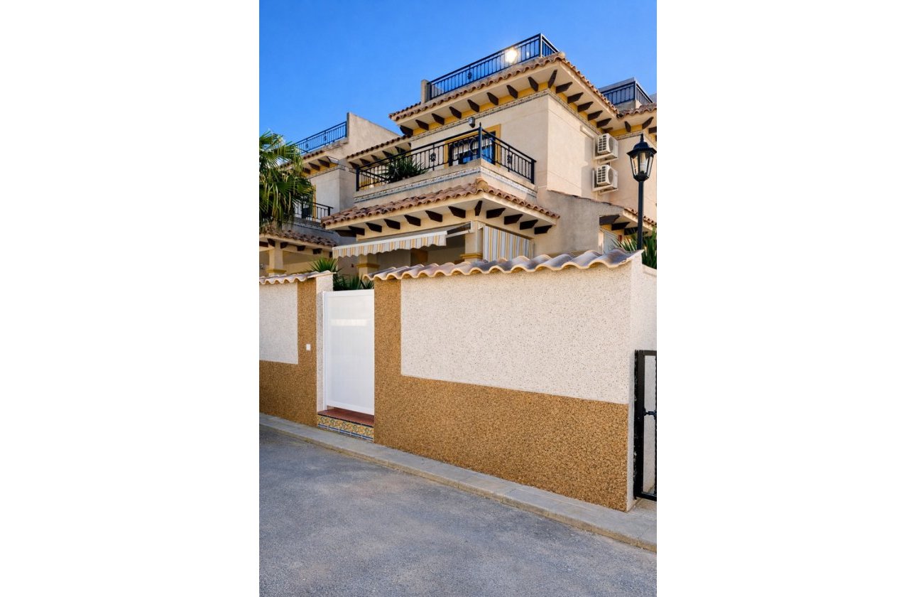 Herverkoop - Quad House -
Orihuela Costa - Villa's San Jose IV