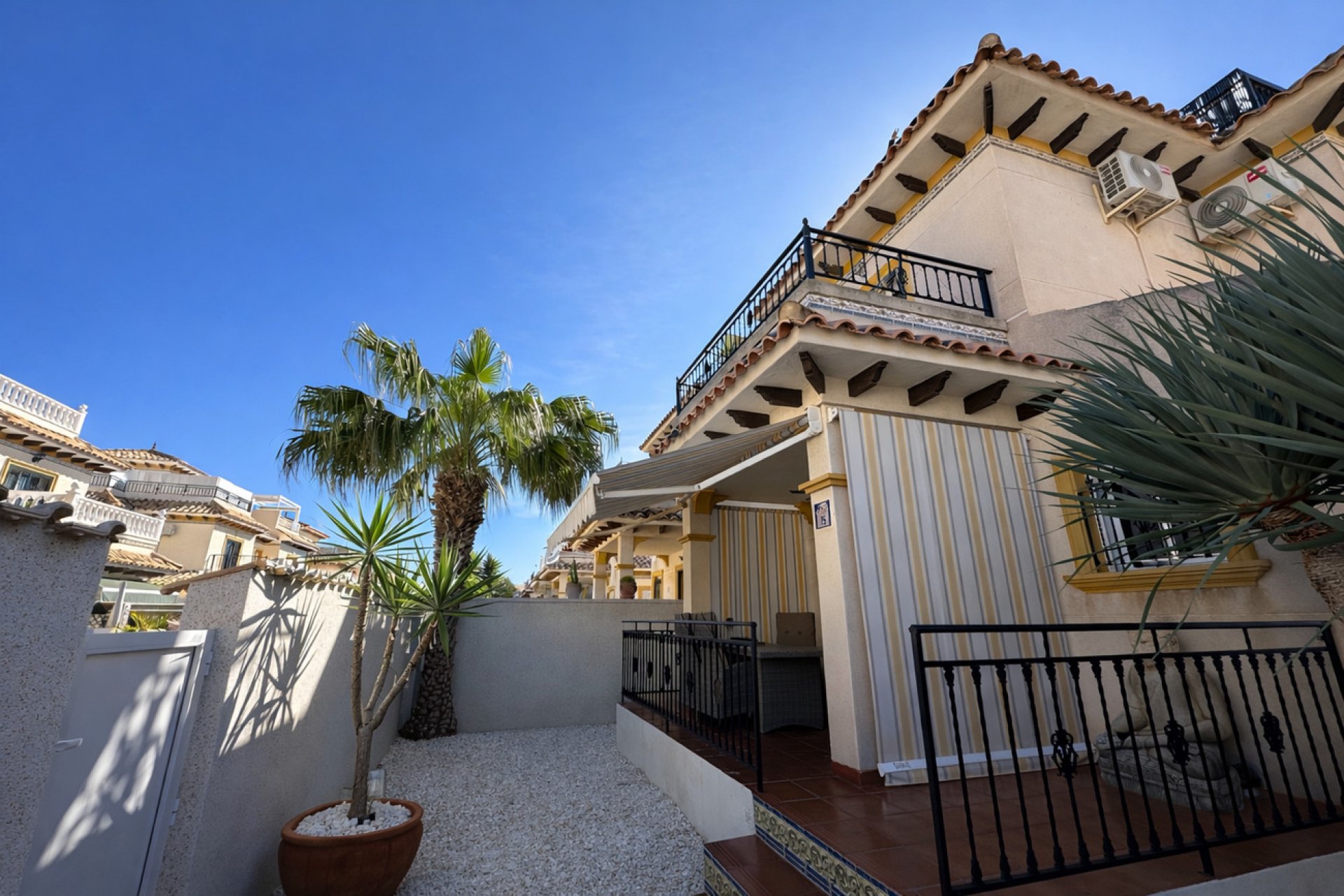 Herverkoop - Quad House -
Orihuela Costa - Villa's San Jose IV