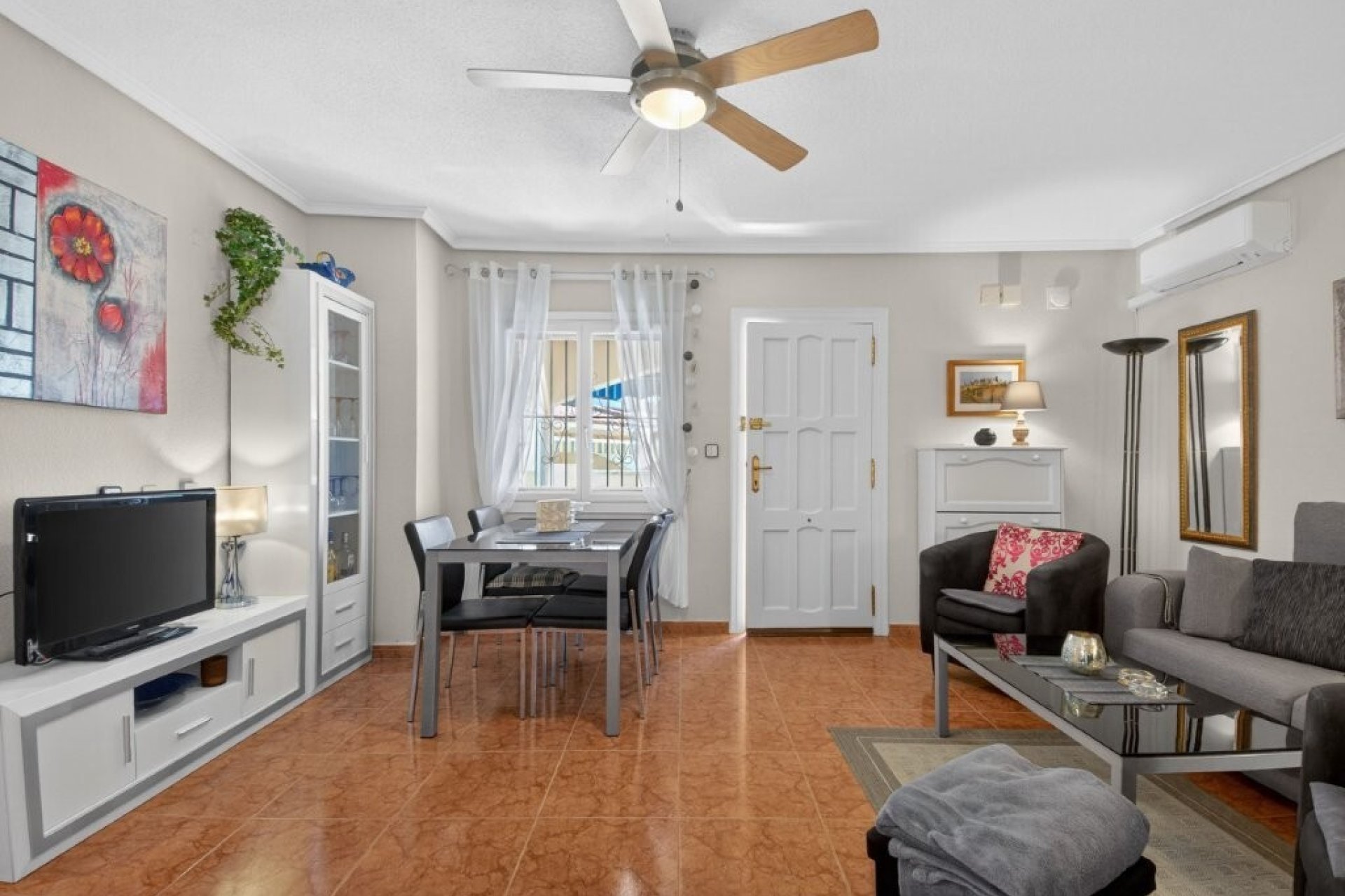 Herverkoop - Quad House -
Playa Flamenca - Serena III