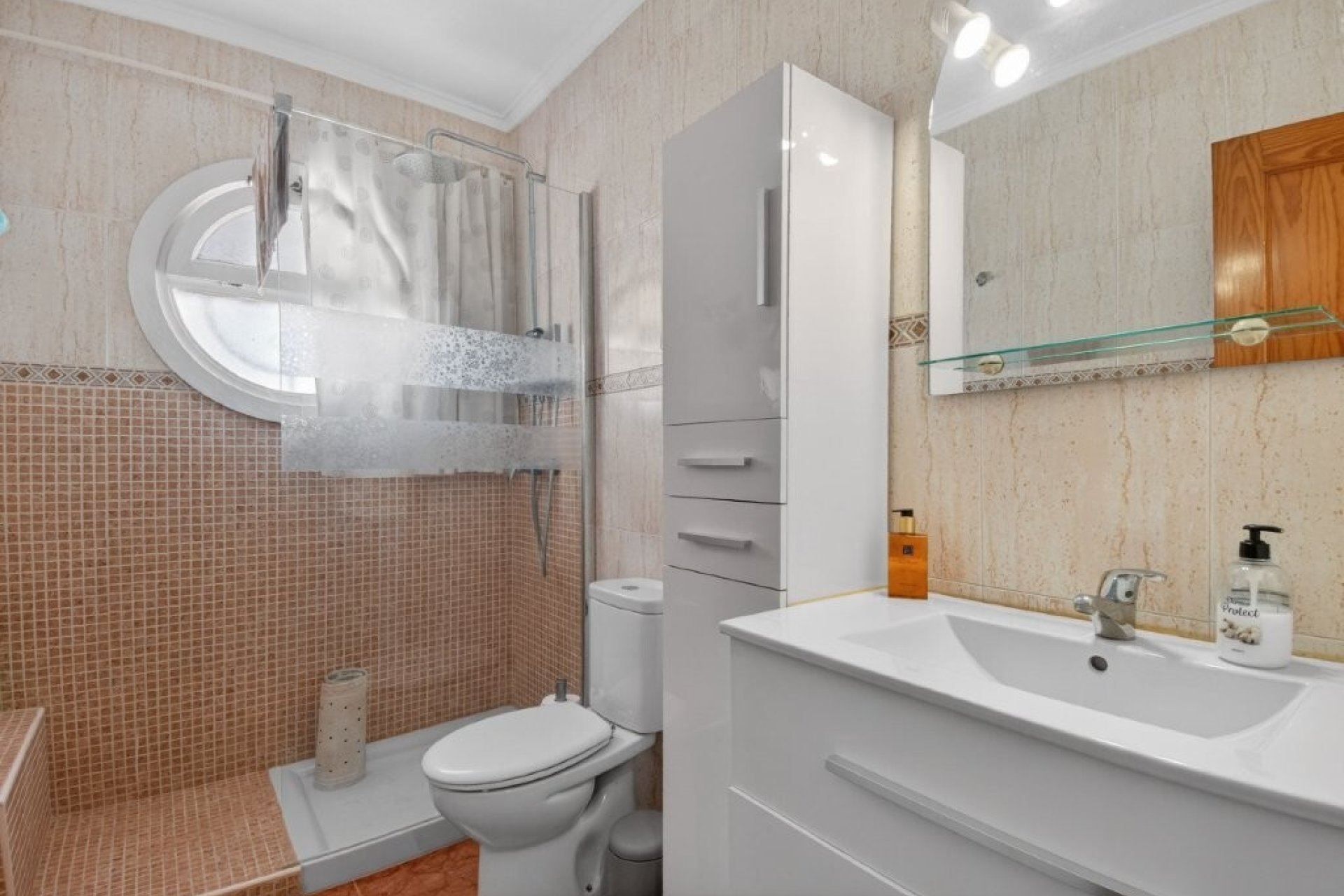 Herverkoop - Quad House -
Playa Flamenca - Serena III