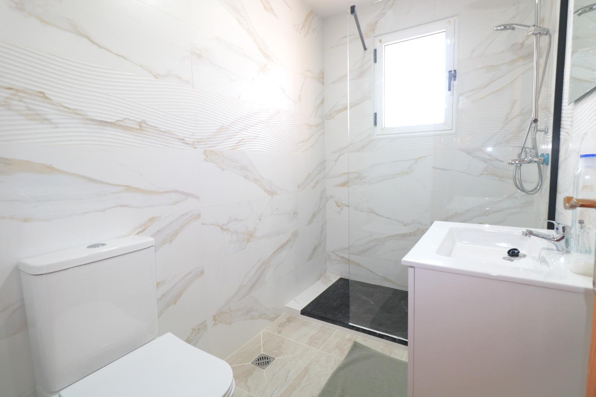 Herverkoop - Quad House -
Torrevieja - Carrefour