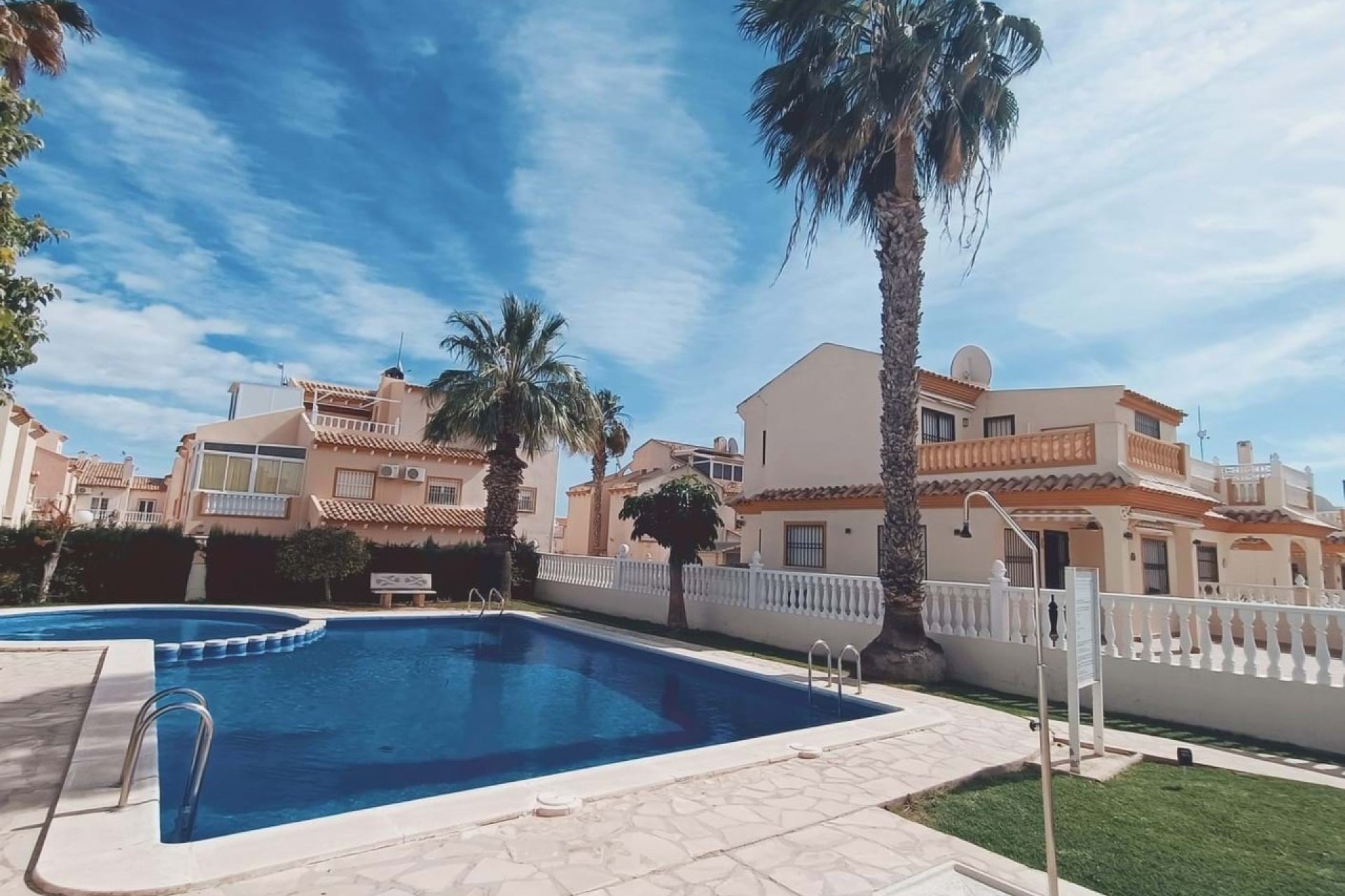 Herverkoop - Quad Villa -
Playa Flamenca - Costa Blanca