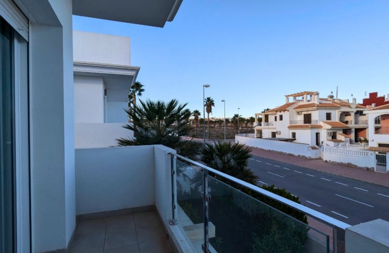 Herverkoop - Semi Detached -
Ciudad Quesada - Costa Blanca