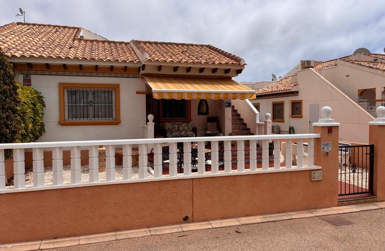Herverkoop - Semi Detached -
Lomas de Caboroig - Costa Blanca